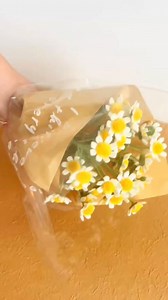 51K views · 758 reactions | #pipecleanerflowerstutorial #tutorial #handmade #diy #diycraft #kerajinantangan #jualkawatbulumercy #pipecleaners Kawat bulu mercy juga ready gaaes.... Polos 16.000/50 btg dan 9.000/25 btg Glitter 16.000/50 btgdan 10.000/25 btg Pjg-/+ 30 cm Bisa dipesan disini https://shopee.co.id/prilyaolshop Atau pesan via wa.me/6282135971721 Atau 081211212566 | Pri L ya Agustina | Facebook