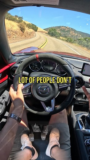 A lot of people don’t rev match, and that’s a bad habit. It increases clutch wear and upsets the car’s balance when driving hard. You should always be rev-matching. It’s simply a good driving technique. Some people think it’s trying hard or pretending to be a racecar driver. No, you’re just driving smoothly and properly. Those who feel challenged by it just don’t know how to do it themselves. 📹 Full video on why you need to double clutch in bio! - #carsofinstagram #carsofinsta #carshow #carspot