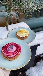 Holder du grøn januar? Så er vores veganske fastelavnsboller et must-try! 🌱🎭 Hvad skal du prøve først 👇 🍋 Bergamotteballade? 💕Hindbærballade? #lagkagehuset #grønjanuar Grøn Januar | Lagkagehuset