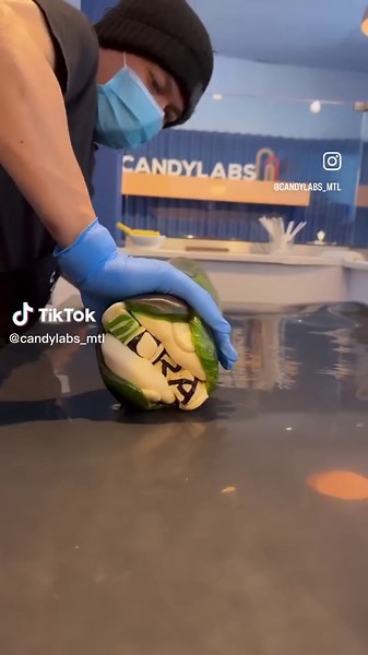 Handmade Corporate Logo Candies | Customized Bonbons | Candylabs