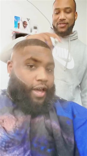 Mondays ain't bout nothing but everybody thinking the weekend ain't long enough 🖤🦍. @Franchisebarber #fyp #viral #foryoupage #stlouismo #🤣🤣🤣