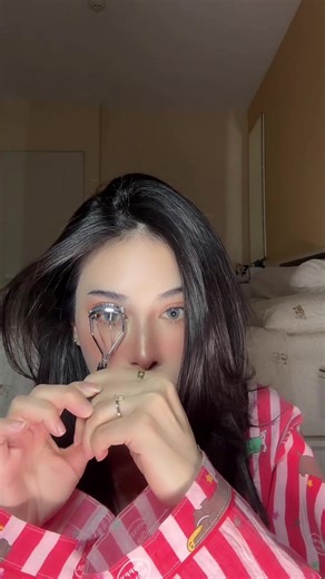 วิดีโอของ ฟ้า จิตรลดา (@blue___sky4) พร้อมเพลง original sound - ai