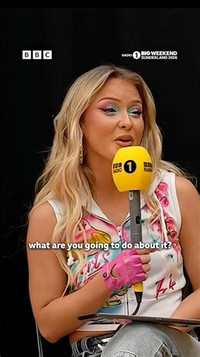 ‪@ZaraLarssonOfficial‬, “have you ever farted on stage?” 💨😂 #bigweekend #radio1 #kidsask