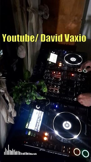 Nightcrawlers Push The Feeling On