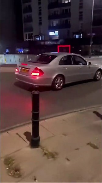 W211 Drift Fail Ends in Disaster W211 drift attempt goes wrong in seconds. When stability control fights the slide but physics wins anyway. ⚠️ Don't try this E200 Kompressor, E200 NGT, E230, E240, E280, E320, E350, E350 CGI, E500, E550, E55 AMG, E63 AMG Mercedes W211 drift ESC off drift fail Stability control crash E-Class accident How to turn off Mercedes ESP Drift gone wrong #mercedesw211 #driftfail #ESC #carcrash #w211 #sabilitycontrol #mercedesbenz #drifting #carshorts #automotivefail #e63