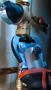 180K views · 1.8K reactions | Replacing a shut off valve and PRV  This water pressure regulator had failed so I’m replacing it along with the old gate valve on copper pipe #diy #asmr #fyp #reels #homerepair #plumbingrepair #foryou #plomero #handyman | The Plumberlorian | Facebook