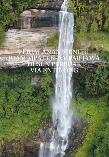 perjalanan menuju Riam Mpatuk-Ampar Jawa yg terletak di Dusun Perbuak, Desa Merayuh. Via Entikong berangkat subuh, sampainya pun subuh. 😭 #amparjawa #riammpatuk #landak #entikong #fyp