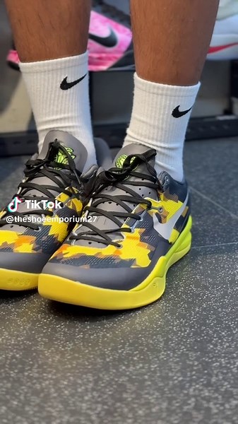 Kobe 8 System 'Sulfur Electric' - Sneaker Highlights