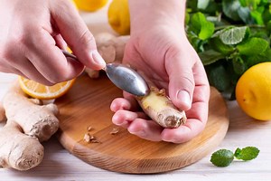 Do I Need To Peel Ginger Before Juicing? - JuicerKit