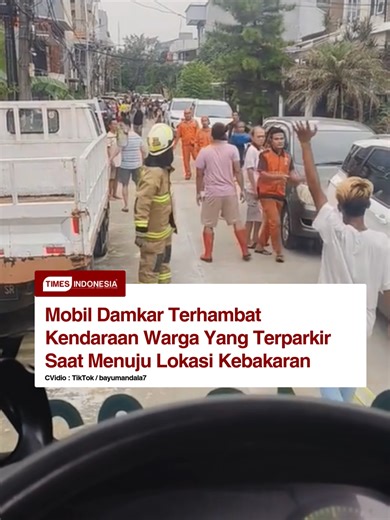 Kesulitan Mobil Pemadam Kebakaran di Penjaringan