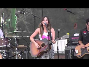 Kacey Musgraves - Follow Your Arrow - Bonnaroo - 2013