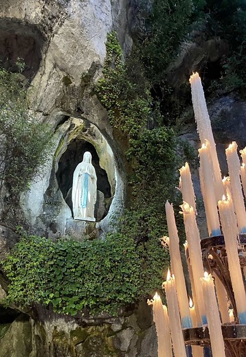 How to Pray the Ave Maria: Step-by-Step Catholic Guide