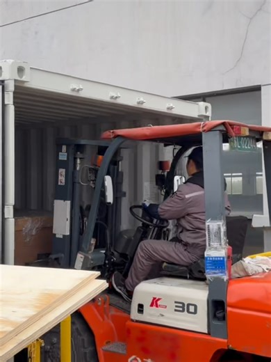 Hard at work in Zhenjiang! 🏭 Fresh off the production line—here's the latest SUNTEX shipment rolling out (March 5, 2026). Every container represents trust, quality, and a commitment to excellence. Here's to growth, quality, and the hardworking team making it happen! 🙌 #MadeInChina #teamwork #industrial #logistics #manufacturing #ManufacturingProcess#chinafactory#GlobalTrade #export For inquiries, samples, or orders, don't hesitate to get in touch with us at: Email: sales@suntexcomposite.com ht