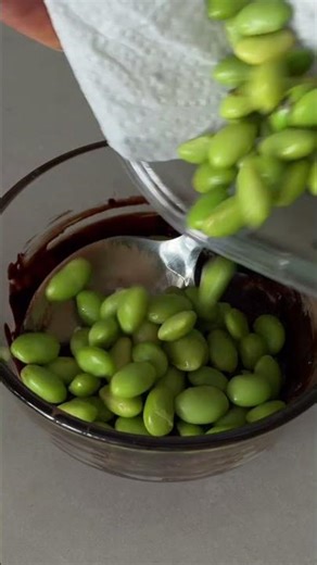 gf + df + high protein 🍫 covered edamame Let’s be honest… you don’t want the sugar crash, you just