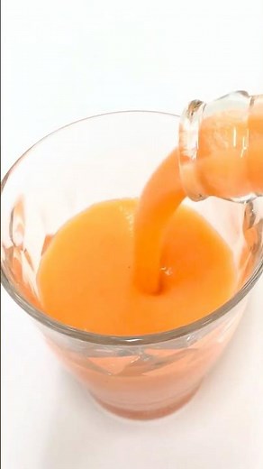 無農薬のにんじんを丸ごとジュースにしました 無添加で米麹をブレンドしたスムージータイプの人参ジュースです