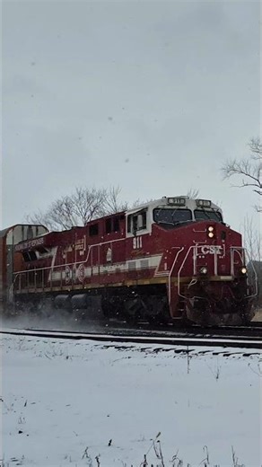 CSX 911 Blazing through Snow #train #csx #heritageunit