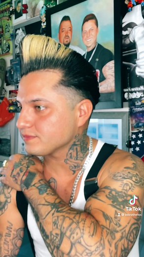 Rockabilly Pompadour Astro Loc Trend