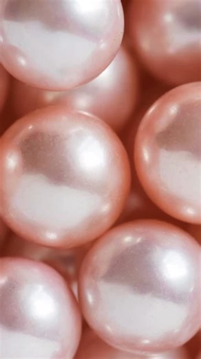 the sound of raspberry rosé over ice >> turn the volume up. sip into something softer. 💕 | Mingle Mocktails