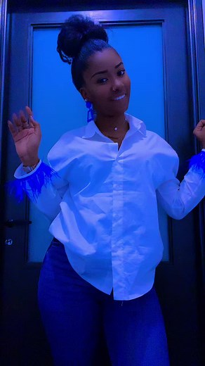 Expressive Dance Movements with Hand Gestures