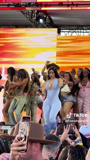 Cardi B's Stunning Performance at Coachella Revolve 2025
