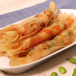 食べやすいスティックタイプ♪ えびと枝豆のチーズ春巻きのレシピ動画・作り方 | デリッシュキッチン