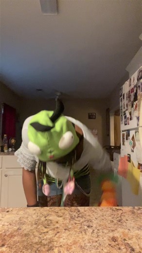 Exploring Tori's Latest Trendy Puppet Vibe