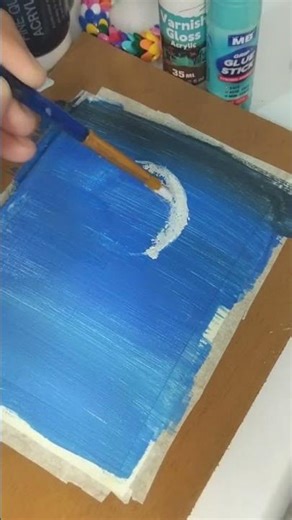 This video provides a short, satisfying time-lapse of a simple landscape painting being created 🖌️🎨