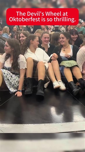 🍺💥 Gravity Never Misses!🎯 Not this time either! They fight it… but gravity always wins! 😆 This is Oktoberfest entertainment at its best! 🍻 👉 Comment how long you’d last! #Oktoberfest #Teufelsrad #DevilsWheel #WiesnPower #MunichEnergy Oktoberfest Fun: Gravity Wins Every Time Experience the hilarity of Oktoberfest with gravity-defying moments! Join us for laughter and excitement at the Teufelsrad! Keywords: Oktoberfest celebration activities, gravity win moments at Oktoberfest, Teufelsrad ex