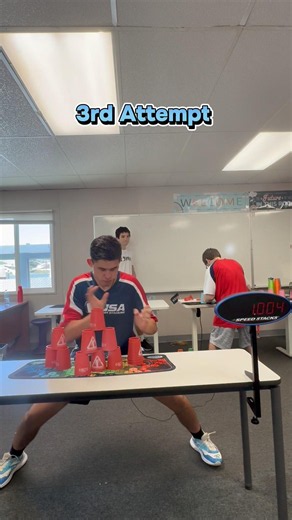 The precision is crazy!😭 #sportstacking #cupstacking #speedstacking #speedstacks #fast