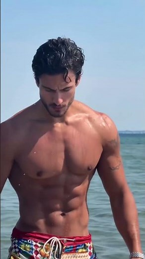 Ariyan Akaltun | Biceps driving the curl, triceps holding steady 👊🔥 #kilitee