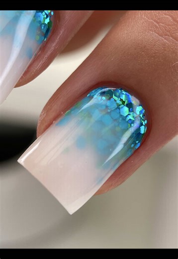 Stunning Blue Gel Nail Art Inspiration for Manicures