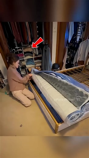How to open a compressed mattress safely_ #virslfactforyou #fulltranding #foryoupage #viralvideo #creatorsearchinsights