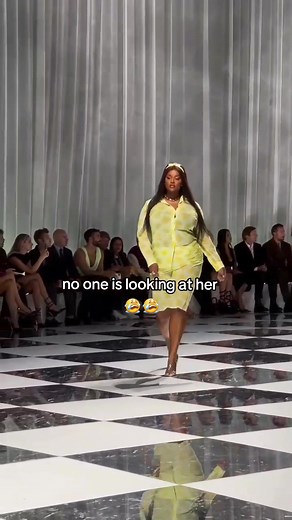 Precious Lee: Versace Runway Model - Fashion Shows, Women's Fashion, and More