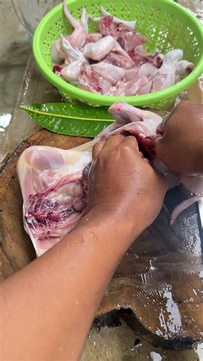 super fast way to cut chicken #unitedstates #shortvideo