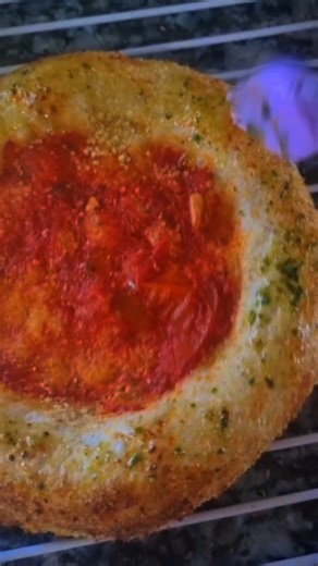 Como cada semana nos preparamos para el finde de pizzas y preparamos la mejor pre pizza premium de Merlo. Solo le pones la muzza y al horno. 🫠 #merlosanluis | Enleudados