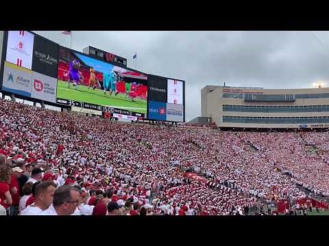 Wisconsin Badgers Third Quarter “Jump Around”