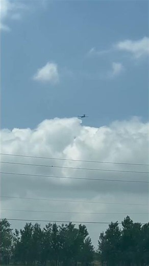 B-1 Lancer Bomber Flyover at McConnell AFB | Epic B-1 Lancer Bomber Arrival