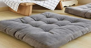 How To Make This Super Easy Floor Pillow (Tutorial)