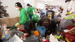 With Beverly's house on the line, she hires a team to help her clean up and tackle her hoarding issues. #HoardingBuriedAlive Watch full episodes on discovery : https://bit.ly/3HfHr6e | Love Reality