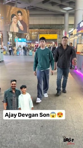 Kajol Faimly Durga Puja 🙏 Yug Airport Entry 😎 4K Shorts #bollywood #bhakti #ytshorts