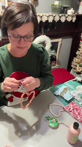 Here is a quick adorable vintage beaded heart ornament you can make. | The Crafty Decorator