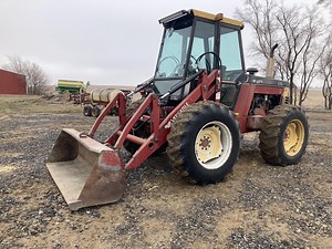 Versatile 276 Bi-Directional Tractor W/Loader | Agriculture