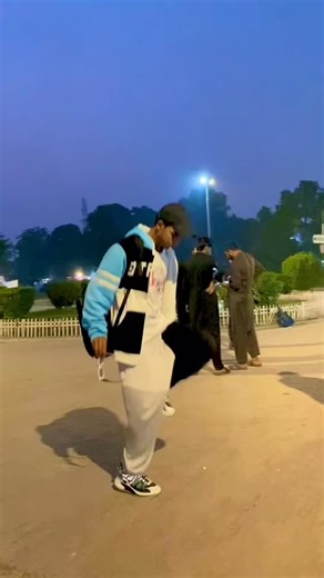 20 reactions | Full Explanation of air walk ‍♂️ in just four easy steps #airwalk #tutorial #trending | Ahmad Faraz Khan | Facebook