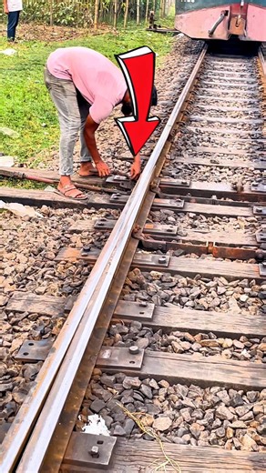 Manually Point Change for Engine Reverse. #fullmoon #moon #liverpool #tuesday #montreal #book #quebec #pointchange | Robiul Islam Rumel