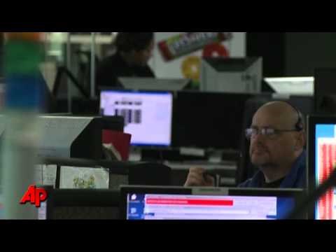 CDC: Cell Phone Users Cut the Cord to Landlines