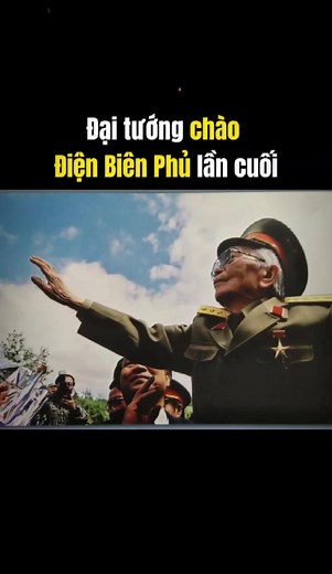 Đại tướng Võ Nguyên Giáp trở về Điện Biên 2004