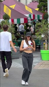 Did she expect this? 🌹😏 #AlexEasy #Pranks