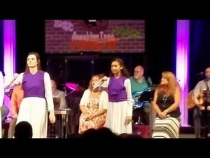 My Redeemer Lives SIGN LANGUAGE (Nicole C. Mullen)
