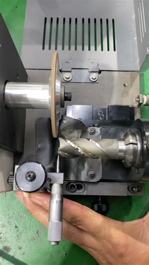 Oddly satisfying tap side edge grinding#foryou #grinder #grindingmachine #tools