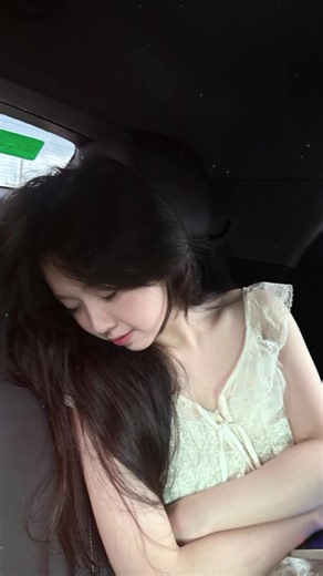 Video của đẹp gái tàn bạo (@jme_huyen) về CapCut